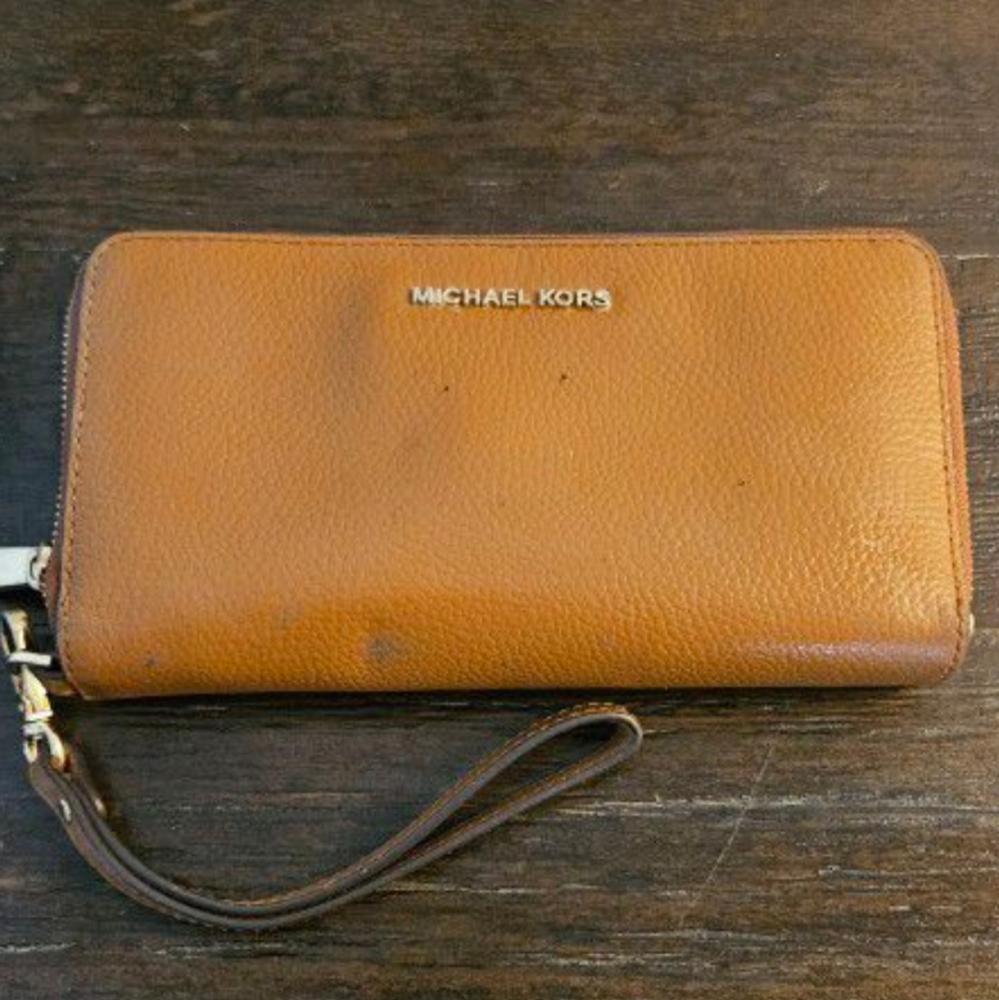 Micheal kors wallet